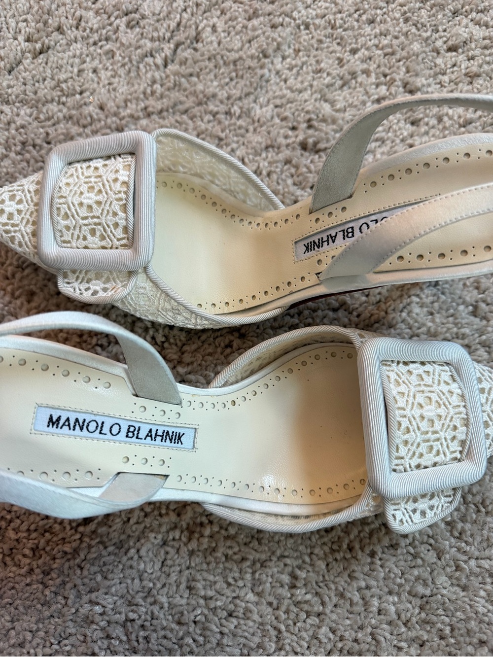 Manolo Blahnik Ivory Lace Pointed Toe Slingback Pumps with Buckle - Picture 5 of 7